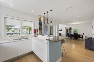 Kitchen - 2- click for photo gallery